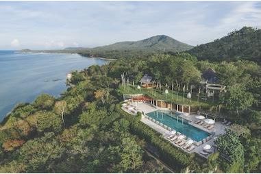 Ontdek een van \'s werelds beste retreats in de wereld: Kamalaya op Koh Samui. Diverse programma\'s op maat, groot aanbod in holistische activiteiten, plus zon, zee en strand.