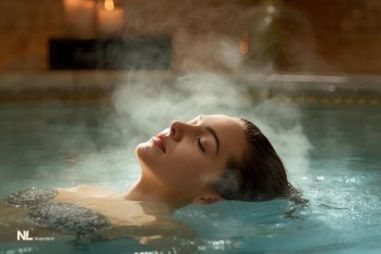 Dit zijn onze top 5 favoriete wellness weekenden in Nederland voor 2026. Van stilte en mineraalbaden in het noorden tot zee en heuvels in het zuiden. Yoga, mindfulness, wellness en natuur dichtbij huis