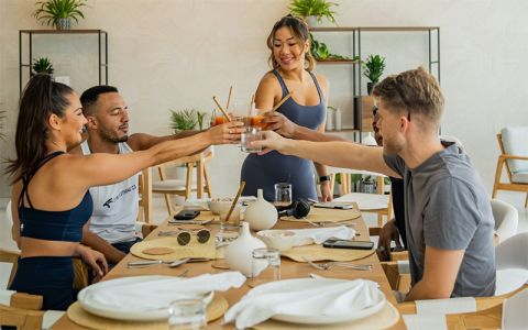 Image for 4) Je staat open voor nieuwe mensen en ideeën