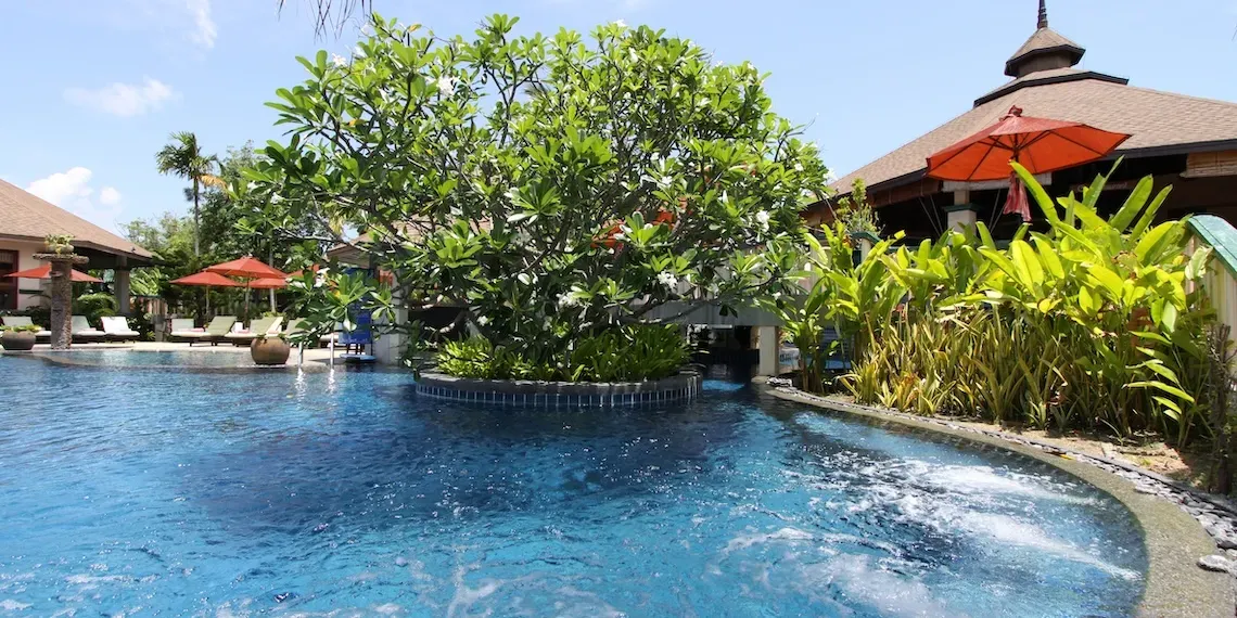 zwembad Mangosteen Ayurveda & Wellness Resort