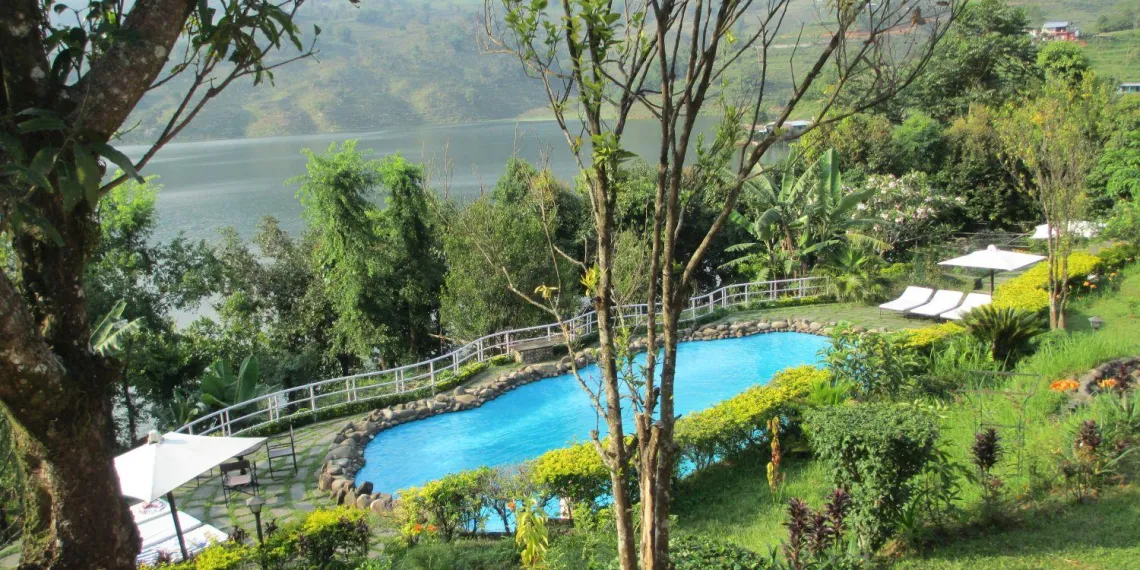 Begnas Lake Resort | Zwembad en uitzicht