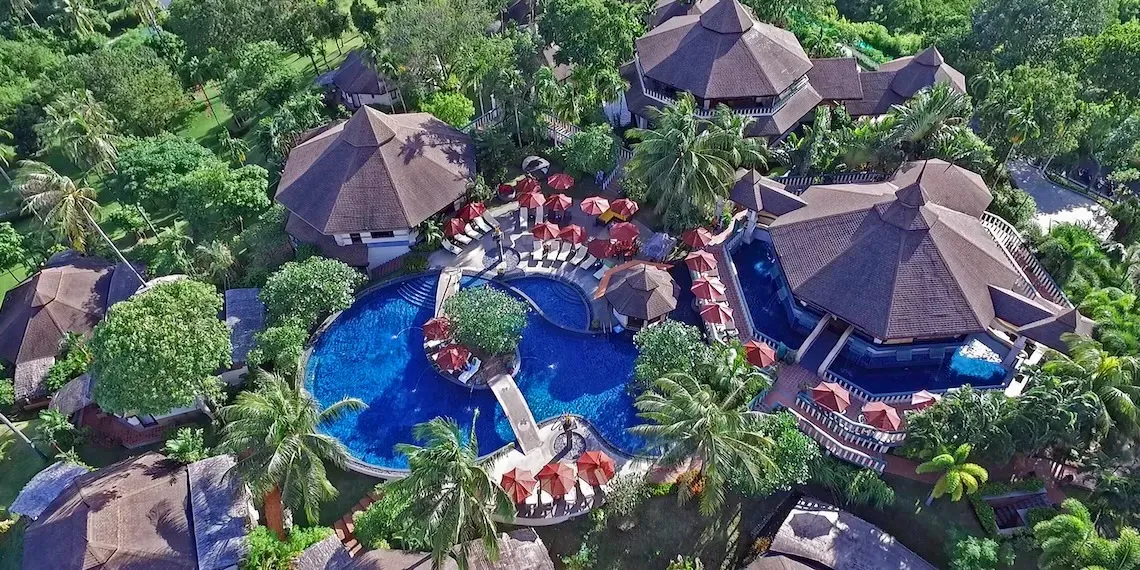 zwembad Mangosteen Ayurveda & Wellness Resort