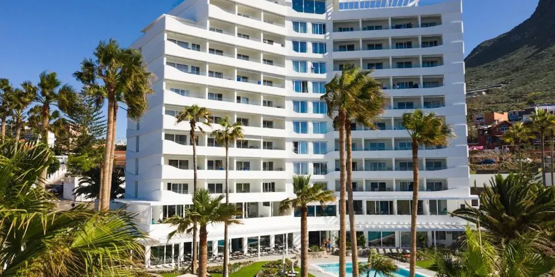 zwembad OCEANO Health Spa Hotel