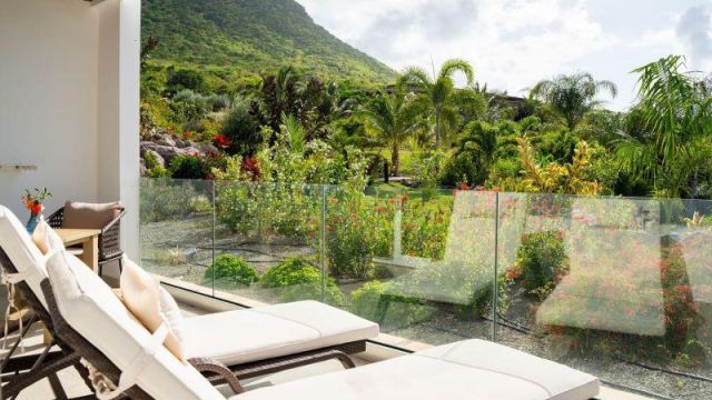 Golden Rock Resort | Deluxe Ocean Room Ground Floor